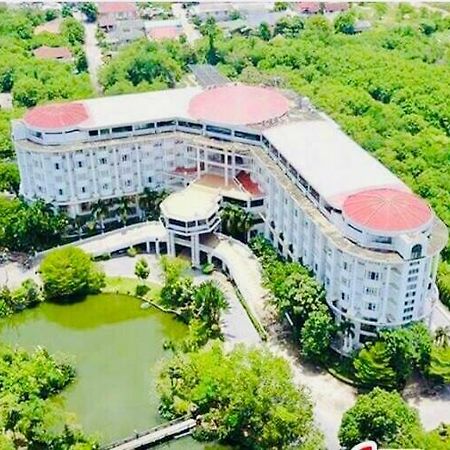 Hermitage Hotel Korat-Sha Nakhonratchasima Exteriör bild
