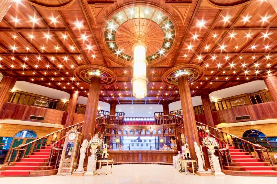 Hermitage Hotel Korat-Sha Nakhonratchasima Exteriör bild