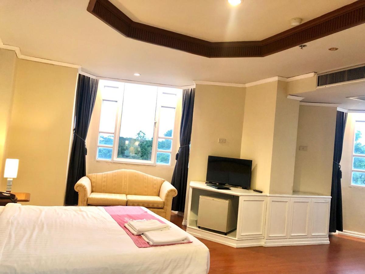 Hermitage Hotel Korat-Sha Nakhonratchasima Exteriör bild