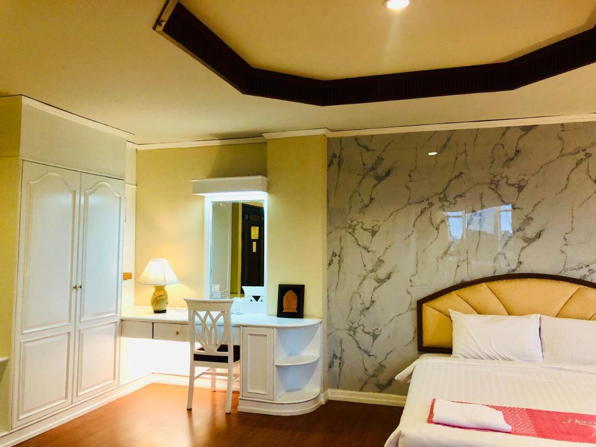 Hermitage Hotel Korat-Sha Nakhonratchasima Exteriör bild