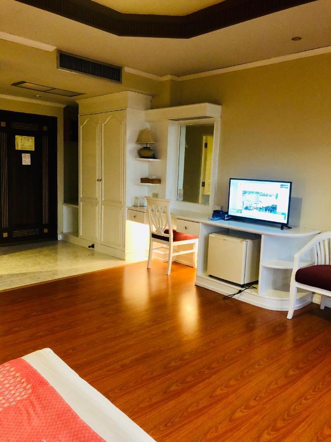Hermitage Hotel Korat-Sha Nakhonratchasima Exteriör bild
