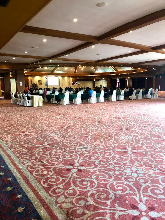 Hermitage Hotel Korat-Sha Nakhonratchasima Exteriör bild