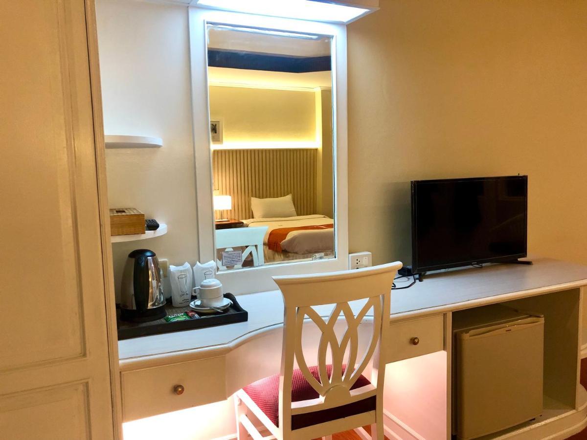 Hermitage Hotel Korat-Sha Nakhonratchasima Exteriör bild