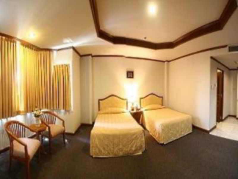 Hermitage Hotel Korat-Sha Nakhonratchasima Exteriör bild
