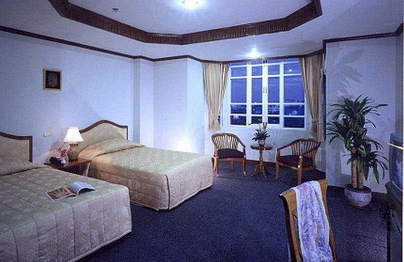 Hermitage Hotel Korat-Sha Nakhonratchasima Exteriör bild