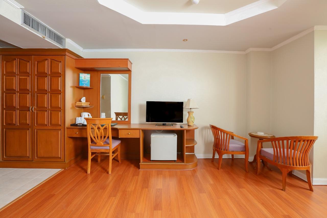 Hermitage Hotel Korat-Sha Nakhonratchasima Exteriör bild