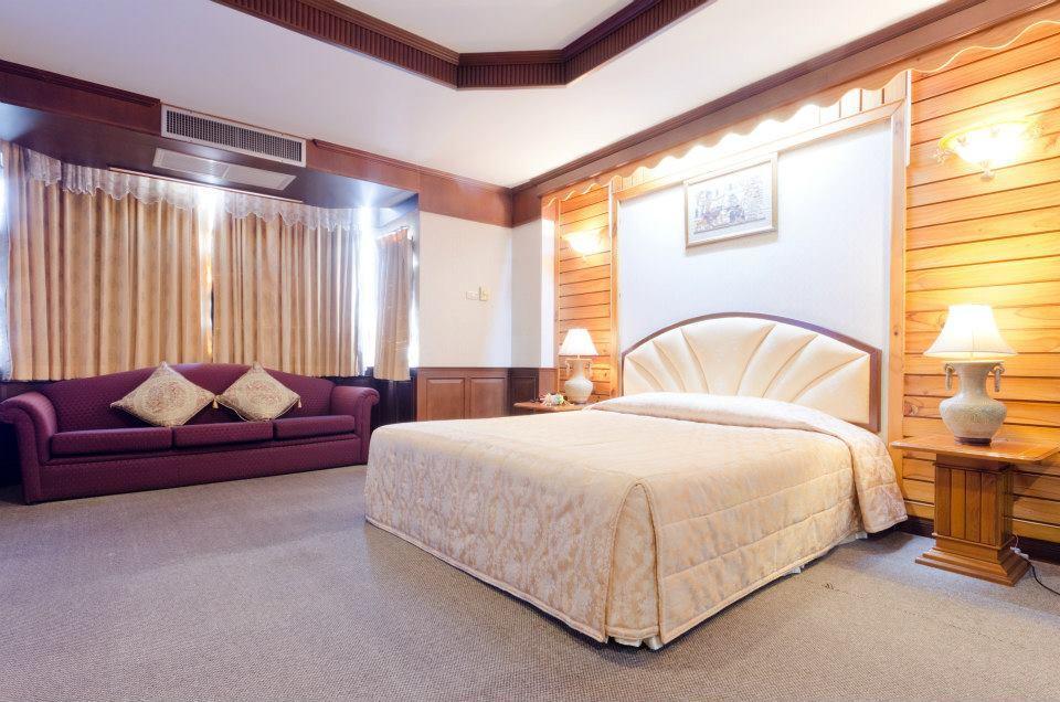 Hermitage Hotel Korat-Sha Nakhonratchasima Exteriör bild