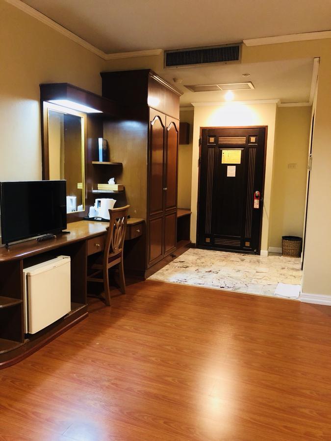 Hermitage Hotel Korat-Sha Nakhonratchasima Exteriör bild