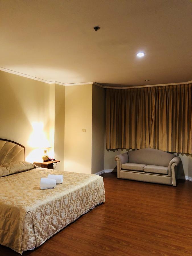 Hermitage Hotel Korat-Sha Nakhonratchasima Exteriör bild